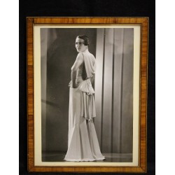 Cadre "Femme en robe de soirée" années 30