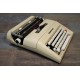 Machine à écrire Olivetti années 70